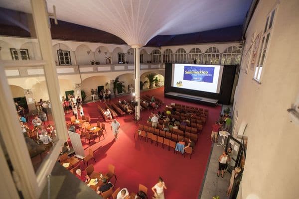 St. Peter ind er Au - Kino am Schloss